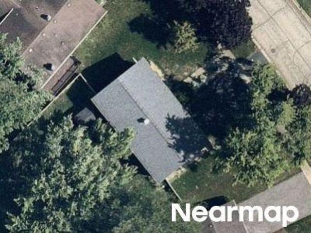 House for sale in Woodridge