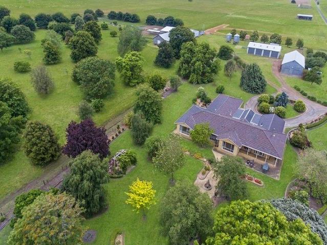 Cottage for sale in Tyrendarra, Victoria