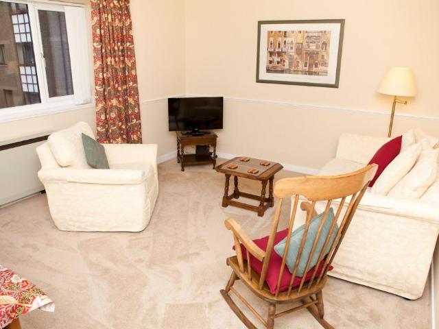 Apartment for rent in Hillside, City of Edinburgh