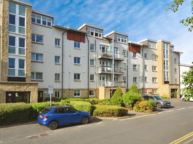 Apartment for rent in Hillside, Leith