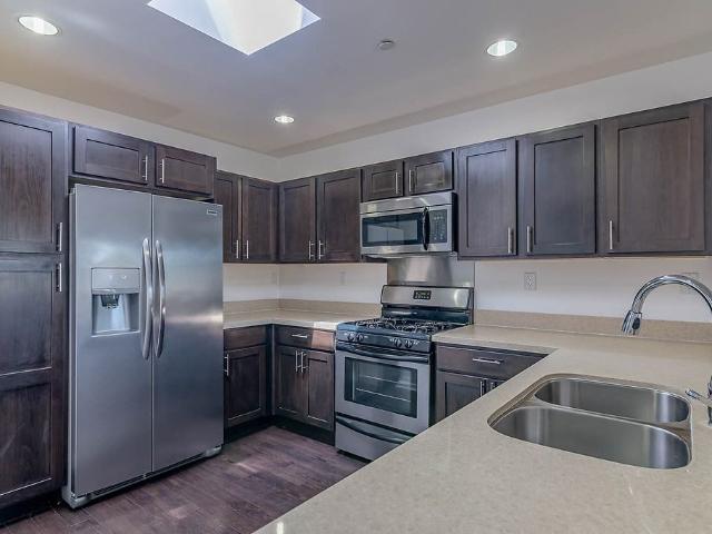 Apartment for rent in Encino Neighborhood Council District, Canoga Park