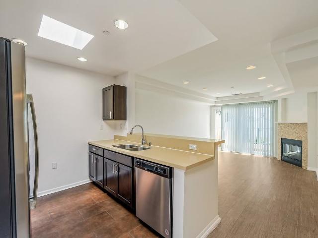 Apartment for rent in Canoga Park, California