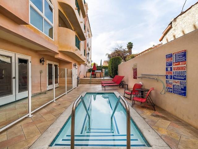 Apartment for rent in Canoga Park, California