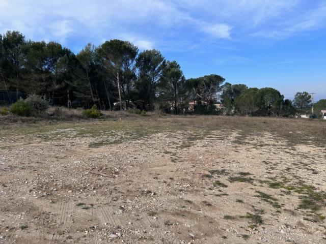 Terrain vente à Aix-en-Provence, Alleins