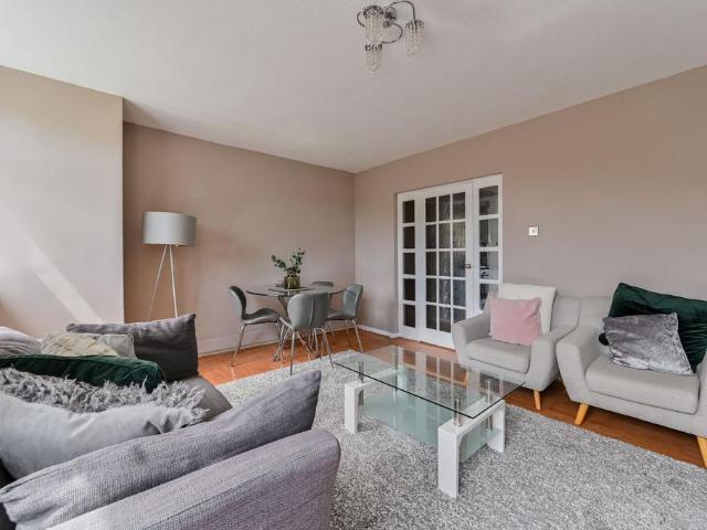 Apartment for rent in Stockwell, Greater London