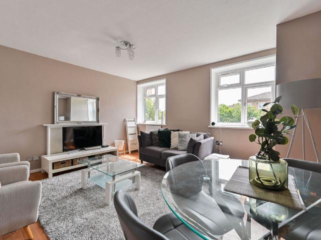 Apartment for rent in Stockwell, Greater London
