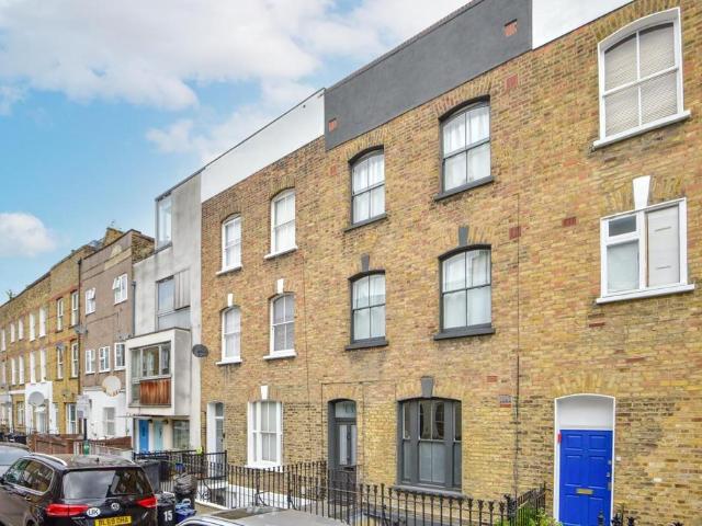 Apartment for rent in Stoke Newington, Isle Of Man
