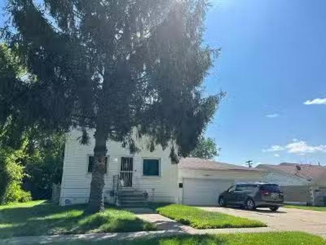 House for sale in Livonia