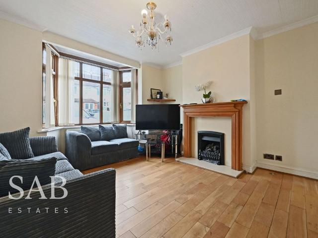 House for rent in London Borough of Ealing, Greenford