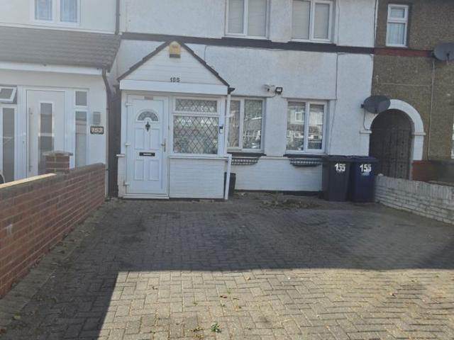 House for rent in London Borough of Ealing, Greenford
