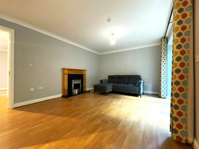 Apartment to rent in Allendale Square, Ongar