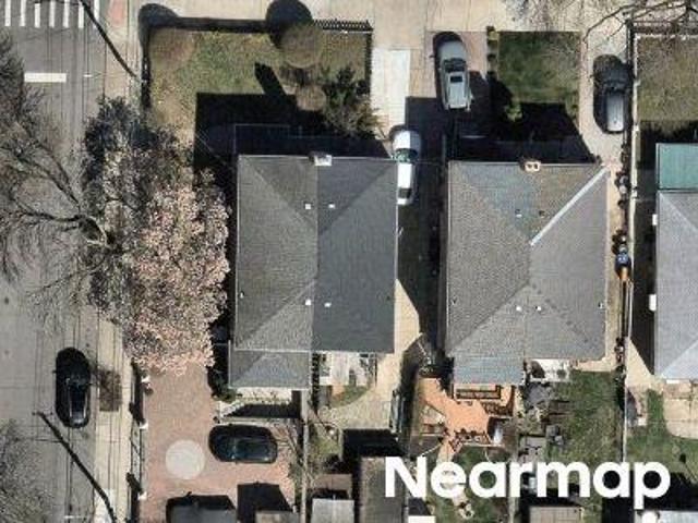 House for sale in The Bronx, Arverne