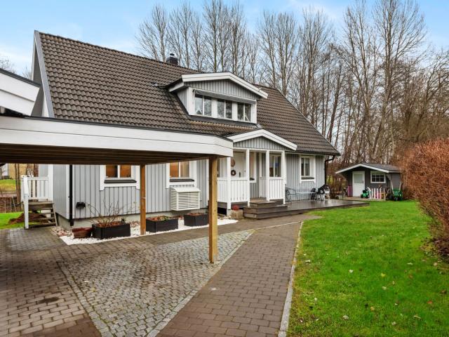 Villa till salu i Rimbo, Stockholm