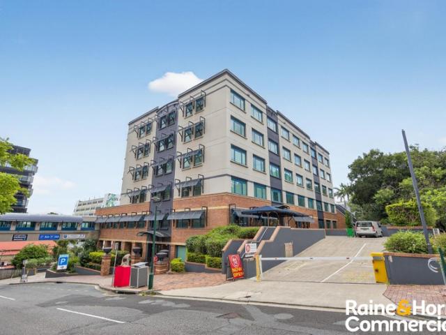 Retail for rent in Toombul, Queensland