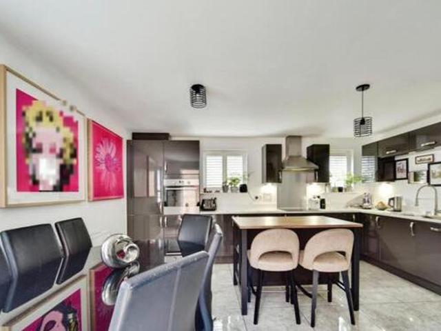 House for sale in Allington, Midway