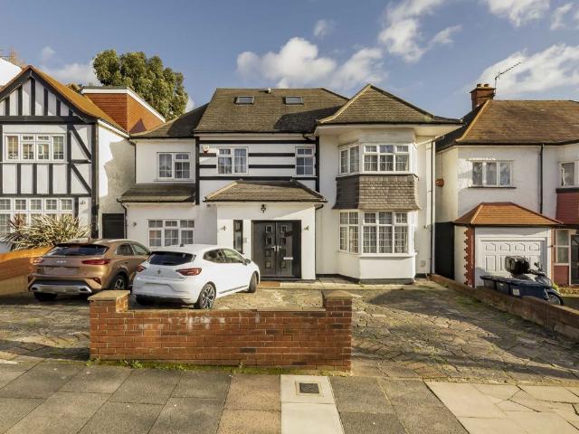 House for rent in Hendon Central, Greater London