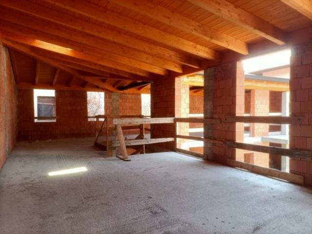 Villa Indipendente in vendita a Comun Nuovo, Bergamo