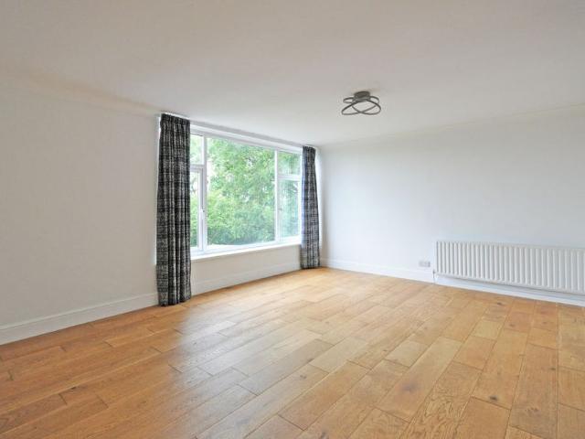 Apartment for rent in Allt-yr-yn, Wales