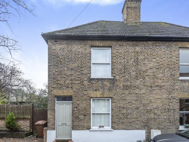 House for rent in Halfway Street, Greater London