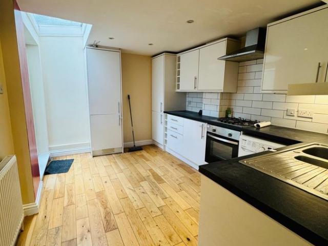 Apartment for rent in St Albans, Five Acres