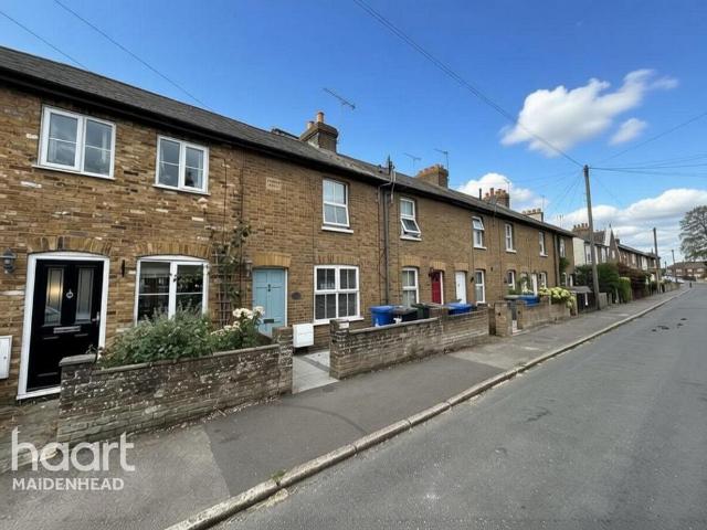 House for rent in New Town, Eton