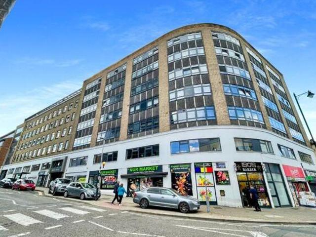 House for sale in Luton, England