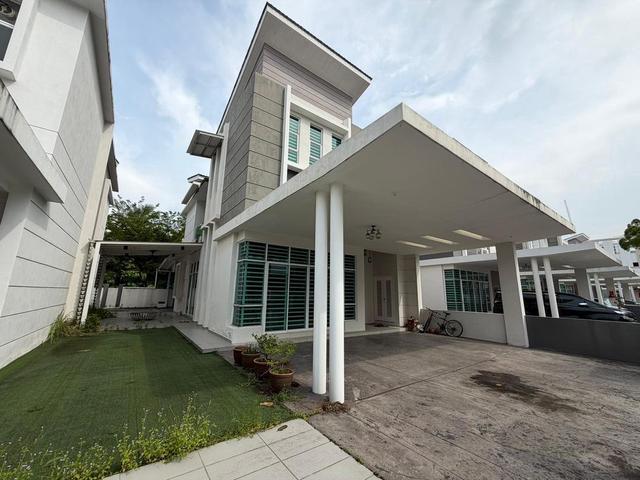Bungalow for sale in Wellesley, Penang