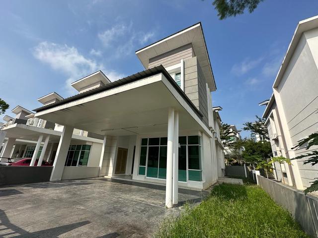 Bungalow for sale in Wellesley, Penang