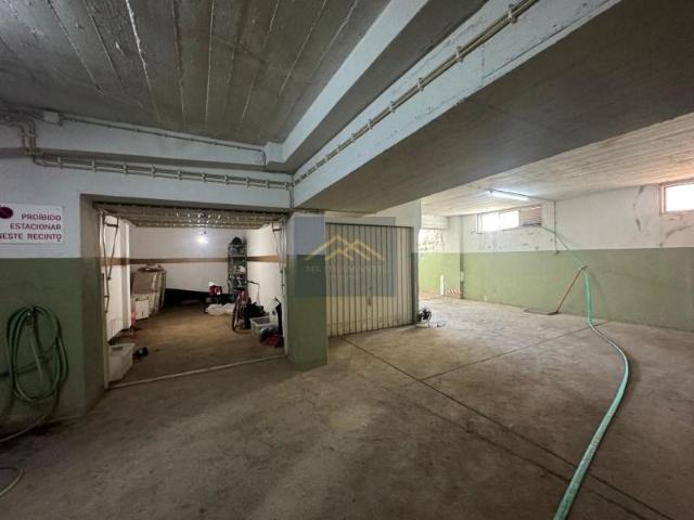 Garagem venda em Almada, Setúbal