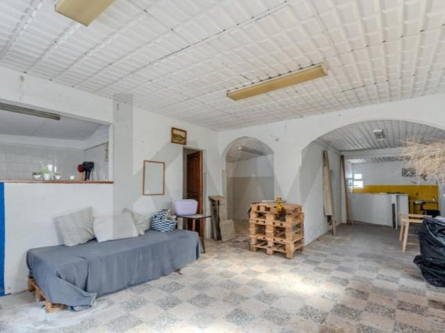 Loja venda em Quinta do Gil, Almada