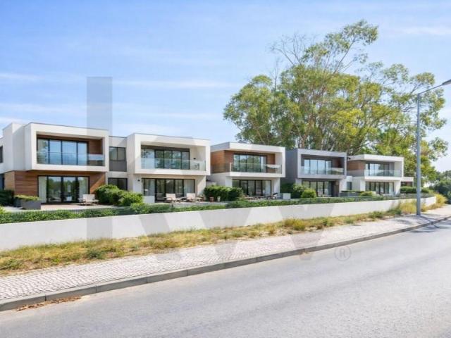 Terreno venda em Alto do Índio, Almada