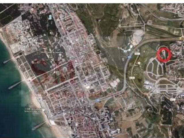 Terreno venda em Capuchos, Almada