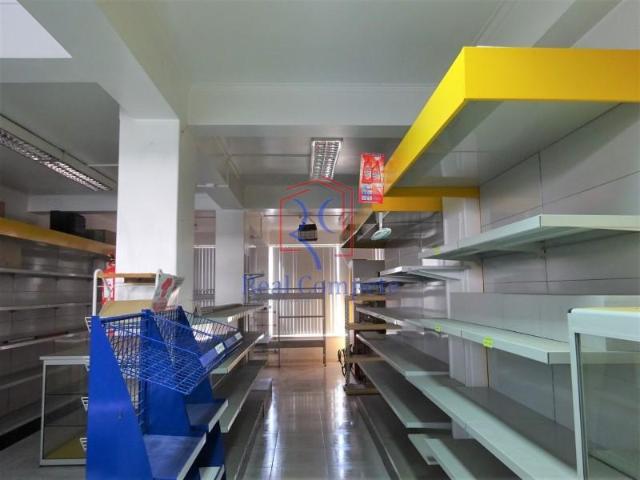 Loja venda em Funchalinho, Almada