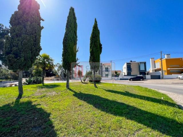 Terreno venda em Almada, Setúbal