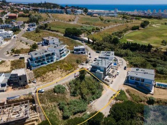Terreno venda em Funchalinho, Almada