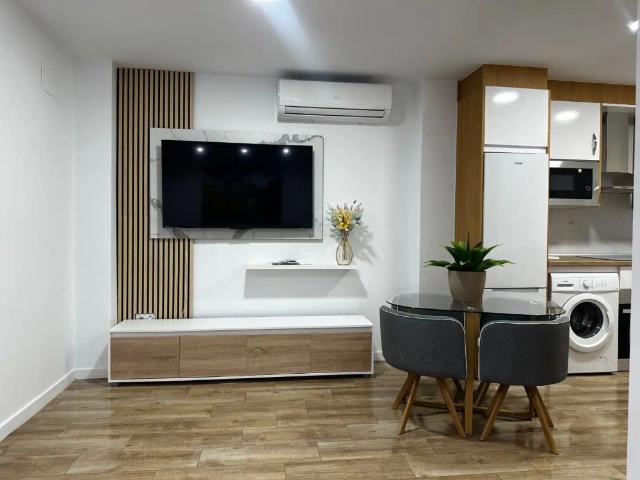 Apartamento en alquiler en Barrio de las Cruces, Almería