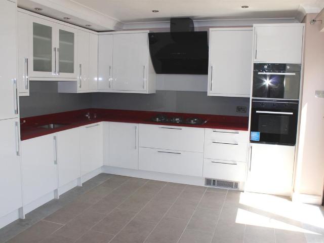 House for rent in Row Town, Surrey