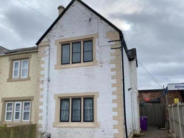 House for sale in Calderstones