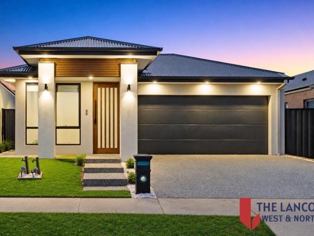 House for sale in Cloverton, Melbourne
