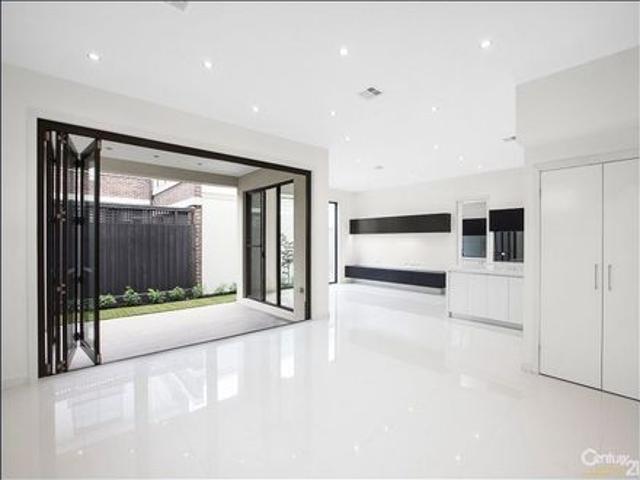 Townhouse for rent in Brighton East, Melbourne