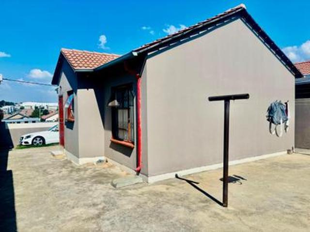 House for sale in Roodepoort, City of Johannesburg Metropolitan Municipality