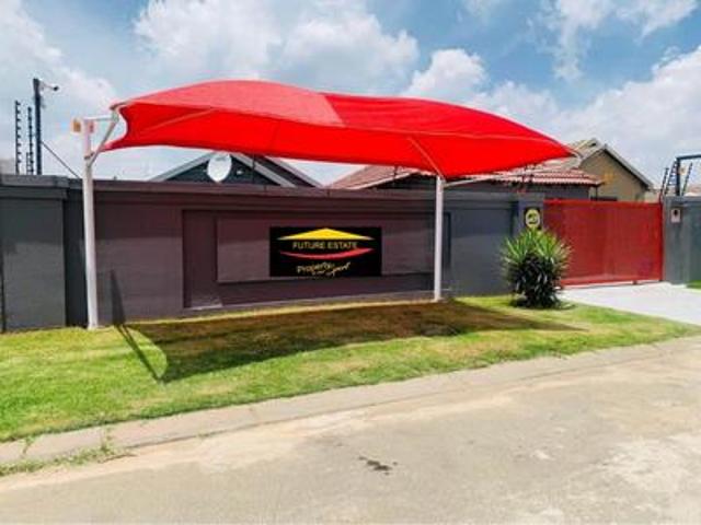 House for sale in Nooitgedacht, Gauteng