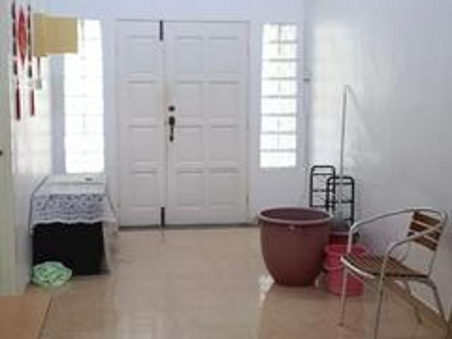 Terraced House for sale in Malaka