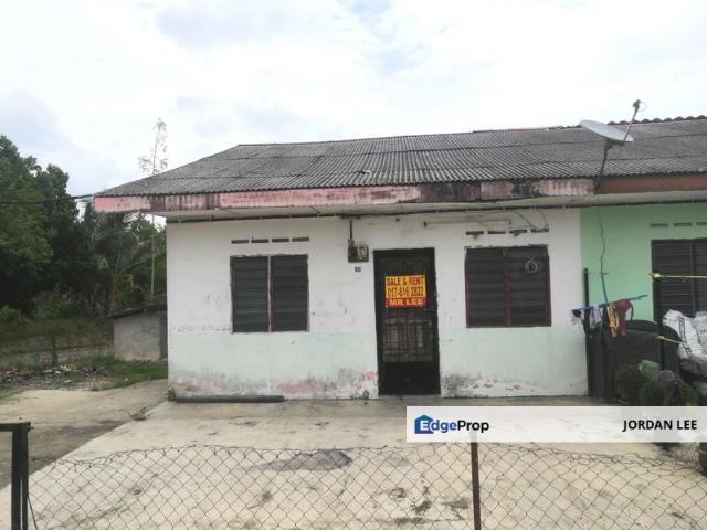 House for sale in Malaka