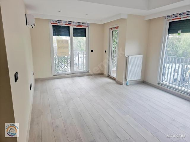 Merdivenköy Mahallesi, Kadıköy içerisinde satılık mülk