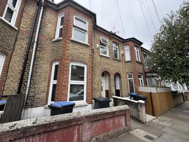 House for rent in Upper Edmonton, Greater London