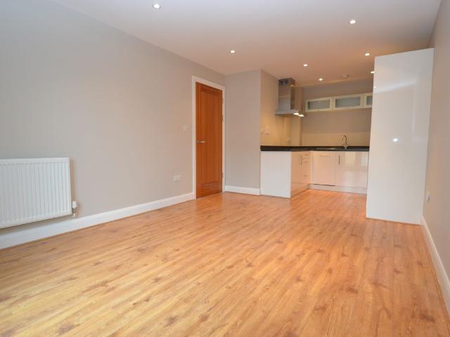 Apartment for rent in Oakhill, Greater London