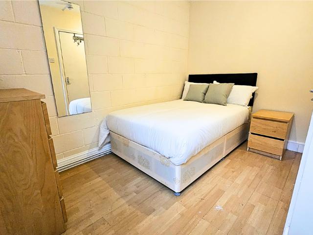 Room for rent in Bromley-by-Bow, Poplar Grove