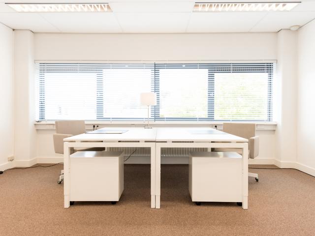 Bedrijfspand te huur in Alphen Aan Den Rijn, Zuid Holland