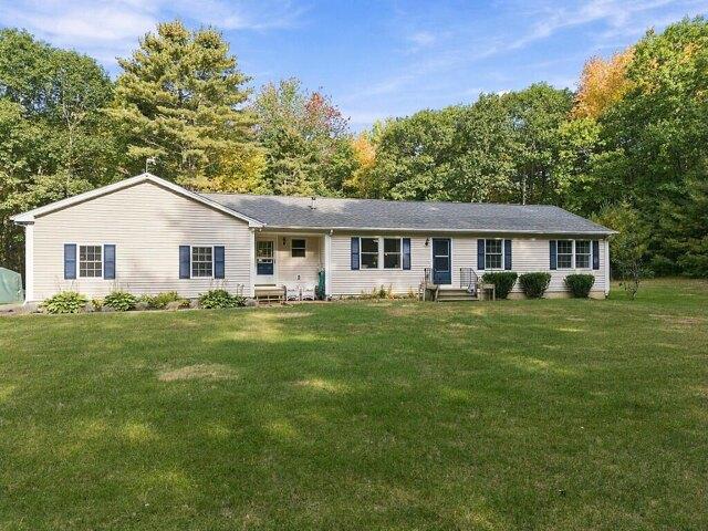 House for sale in Topsham, Sagadahoc County